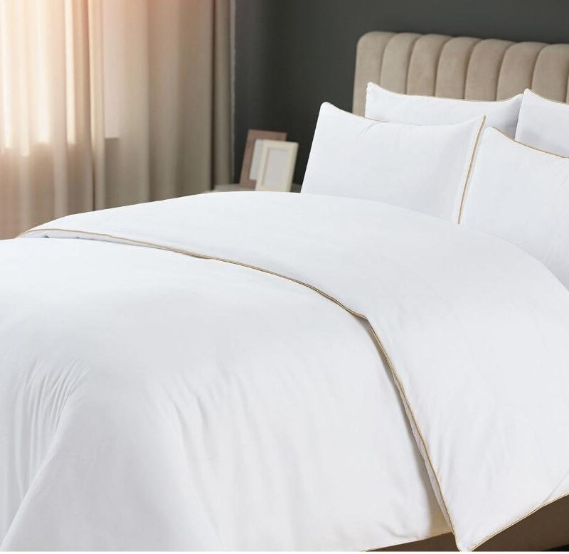 סט מצעים לואיז – לבן זהב