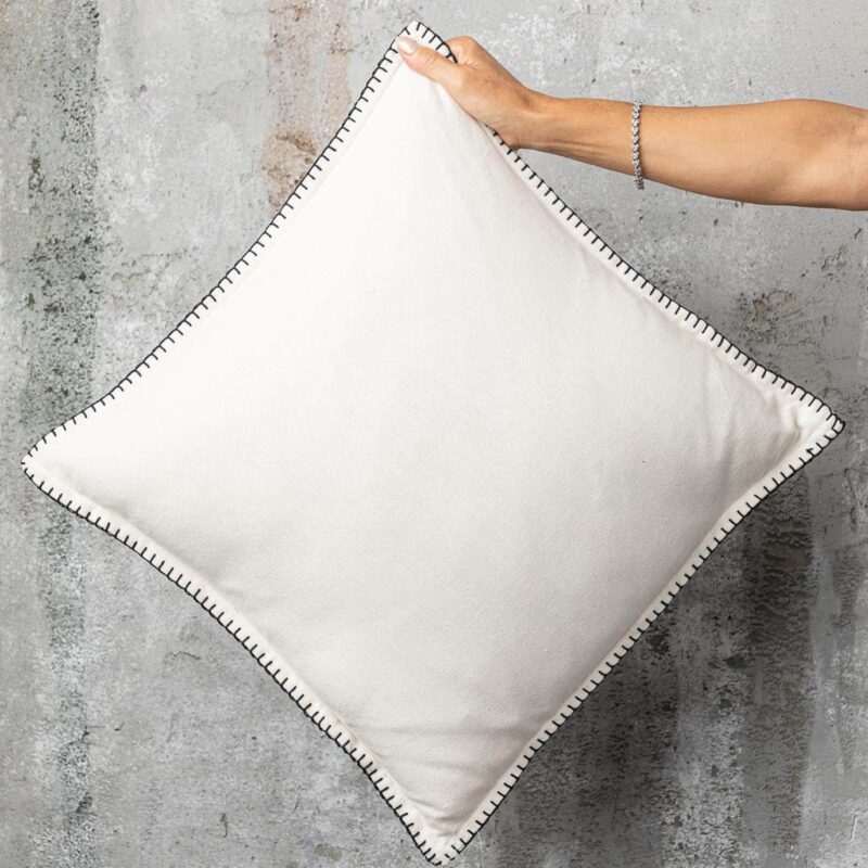 כרית ויקי – שמנת