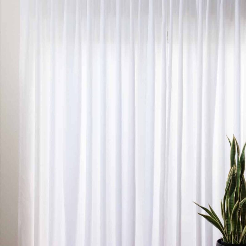 וילון השחלה לובר  – לבן