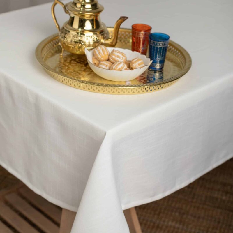 מפת שולחן ליאו לבן