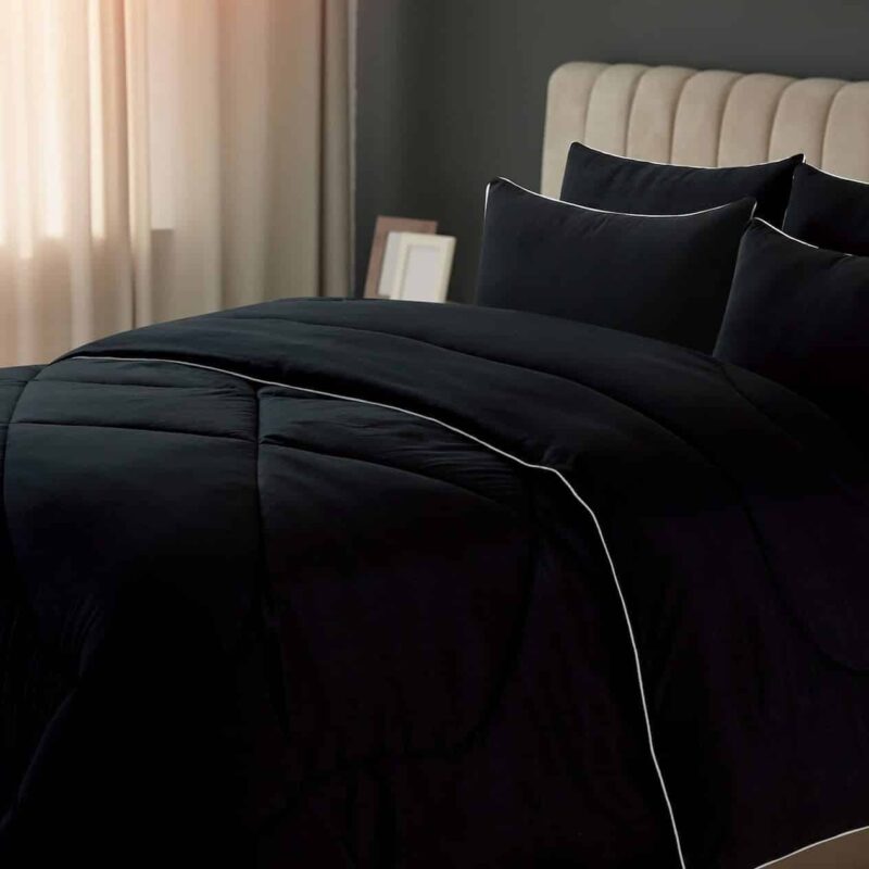 נאיה – סט מצעים פוך ממולא שחור